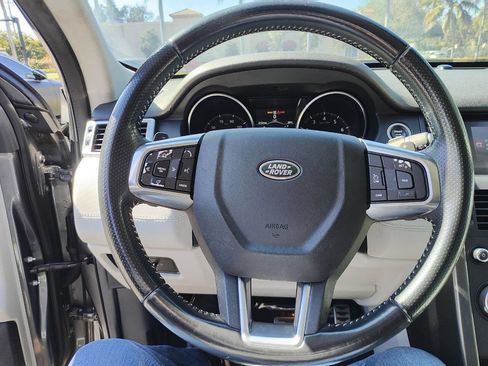 Used 2017 Land Rover Discovery Sport HSE image 29