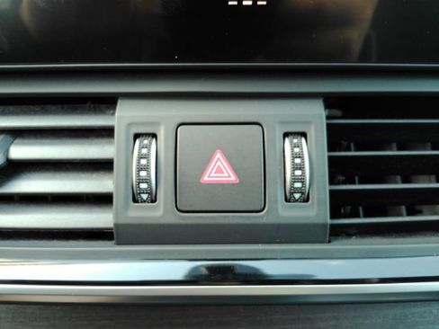 Used 2025 Audi Q5 2.0T Premium image 41