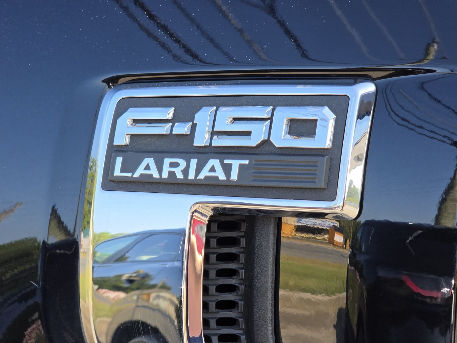 Used 2022 Ford F150 Lariat w/ Equipment Group 502A High AWD/4WD image 9