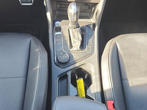 Used 2020 Volkswagen Tiguan SE R-Line w/ 3rd Row Seat Package image 19