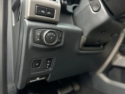 Certified 2022 Ford F350 Platinum w/ FX4 Off-Road Package image 16