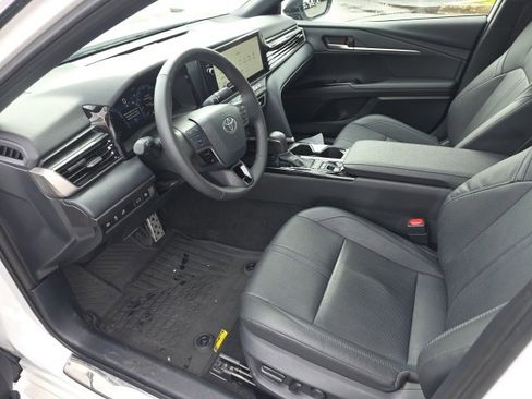 Used 2025 Toyota Camry XSE image 8