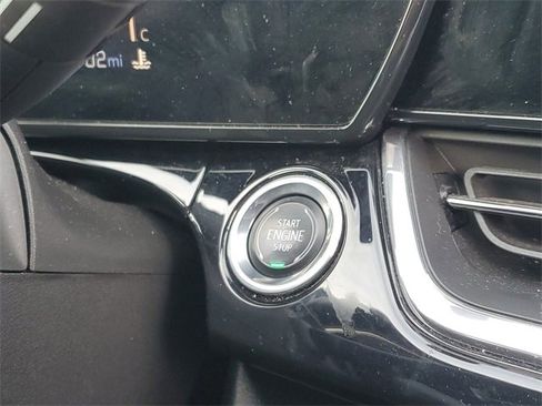 Certified 2025 Chevrolet Trax RS w/ Driver Confidence Package image 16