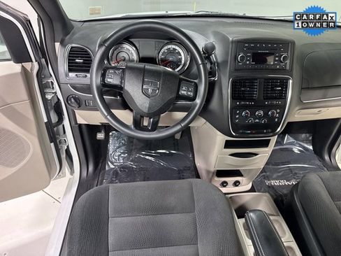 Used 2016 Dodge Grand Caravan SE image 13