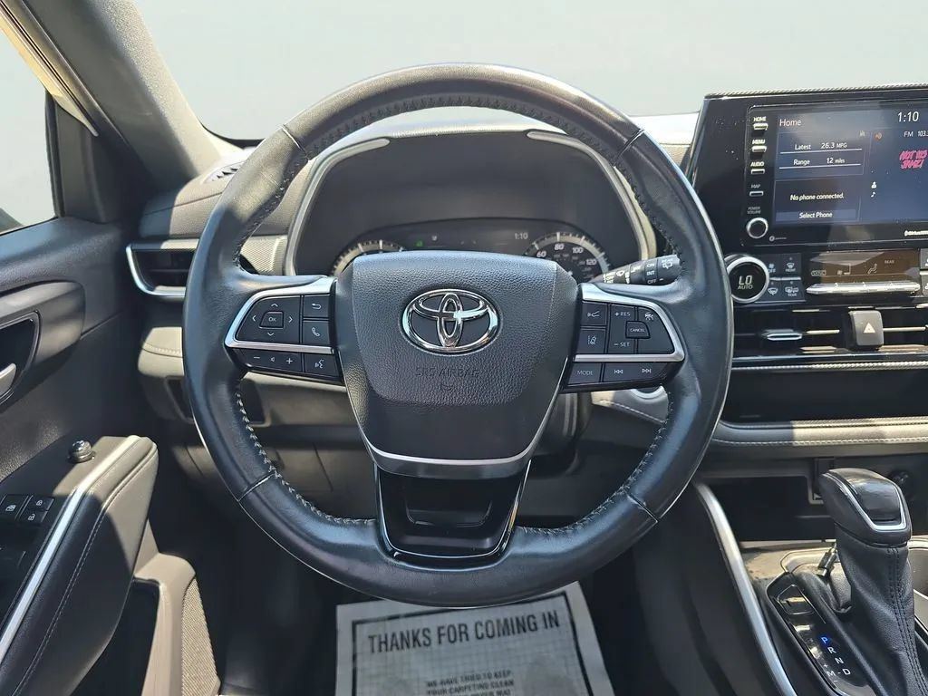 Used 2021 Toyota Highlander XSE AWD/4WD image 18