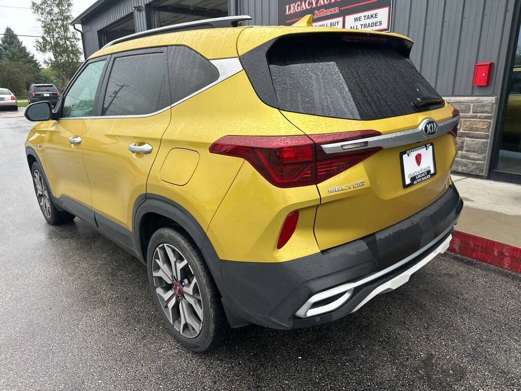 Used 2021 Kia Seltos SX w/ SX Sunroof Package AWD/4WD image 3