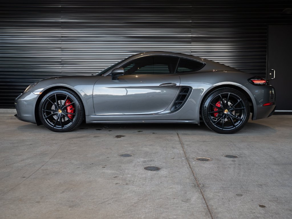 Certified 2017 Porsche 718 Cayman S RWD image 2