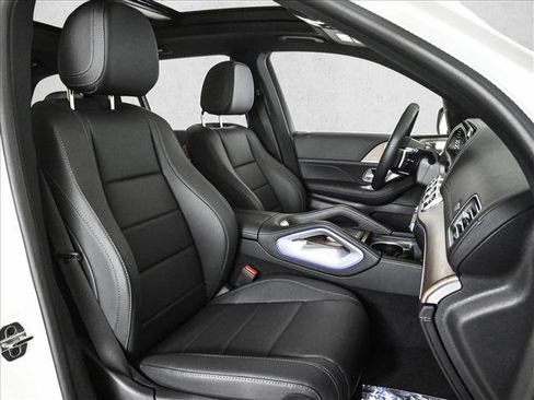 Certified 2025 Mercedes-Benz GLS 450 4MATIC image 24