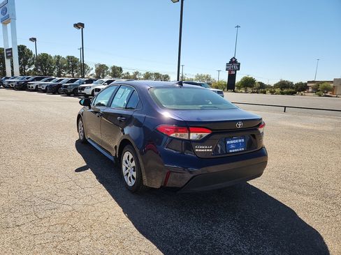 Used 2023 Toyota Corolla LE image 5