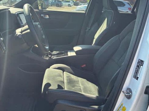 Used 2023 Volvo XC40 Recharge Ultimate w/ Protection Package Premier AWD/4WD image 2