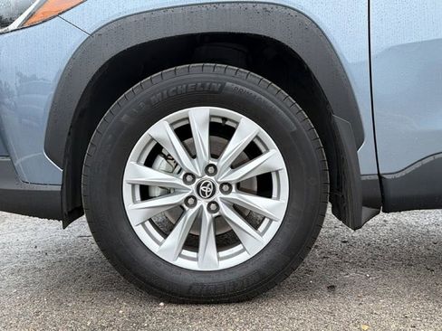 Used 2024 Toyota Corolla Cross LE image 9