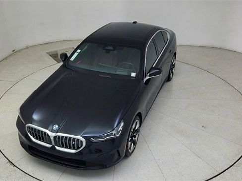 Used 2024 BMW i5 eDrive40i w/ Premium Package image 76