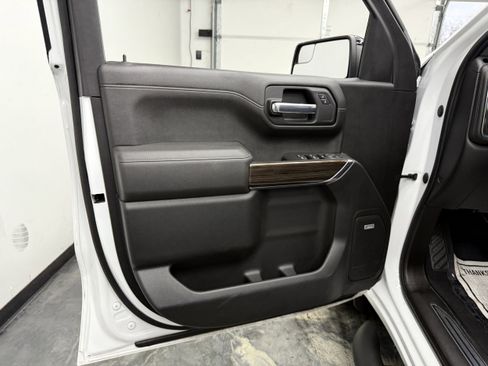 Used 2021 Chevrolet Silverado 1500 RST w/ Z71 Off-Road Package image 9