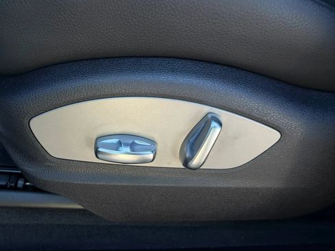 Used 2021 Porsche Macan AWD/4WD image 13