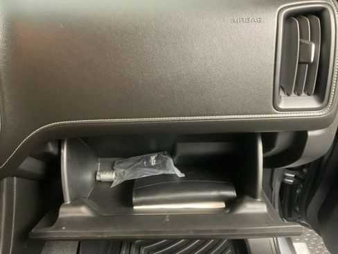 Used 2020 GMC Canyon Denali image 27