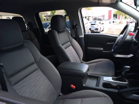 Used 2023 Nissan Frontier SV image 19