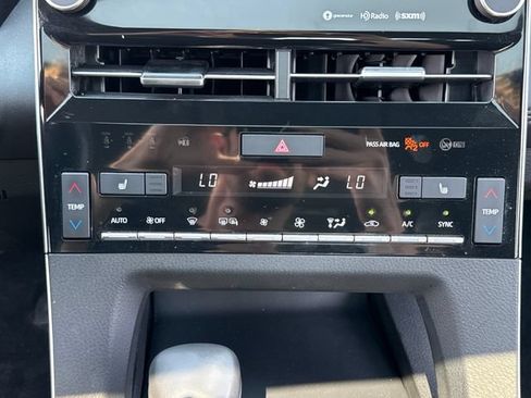 Used 2021 Toyota Avalon XLE w/ Moonroof Package AWD/4WD image 29