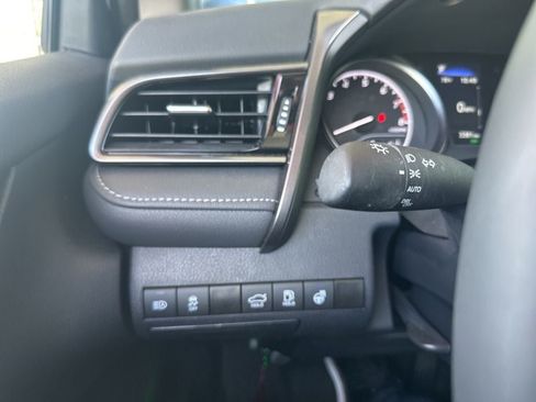 Used 2024 Toyota Camry SE w/ Cold Weather Package FWD image 20