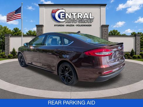Used 2019 Ford Fusion SE w/ Equipment Group 151A FWD image 6