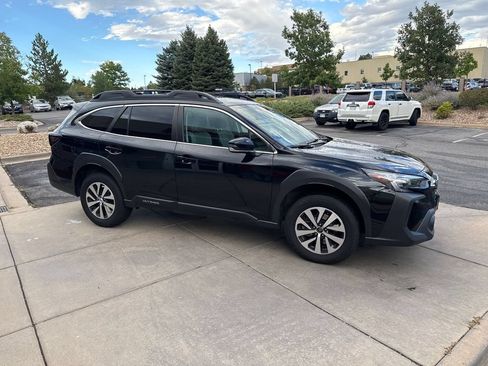 Used 2023 Subaru Outback Premium AWD/4WD image 5