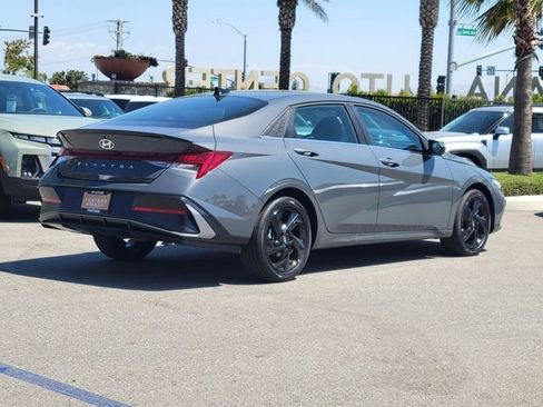 New 2026 Hyundai Elantra SEL Sport FWD image 4