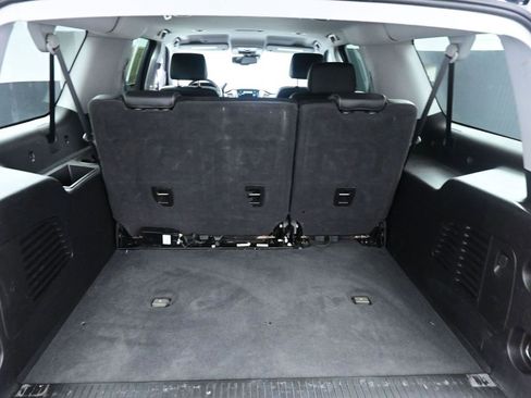 Used 2020 Chevrolet Suburban LT image 23
