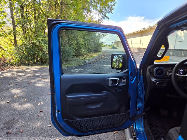 Used 2023 Jeep Wrangler Sport AWD/4WD image 9