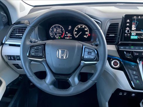 Used 2025 Honda Odyssey Touring image 5