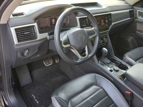 Used 2022 Volkswagen Atlas SEL Premium image 15