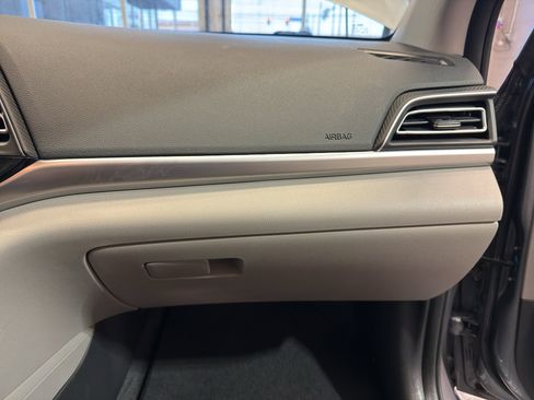 Used 2019 Hyundai Elantra Limited FWD image 22