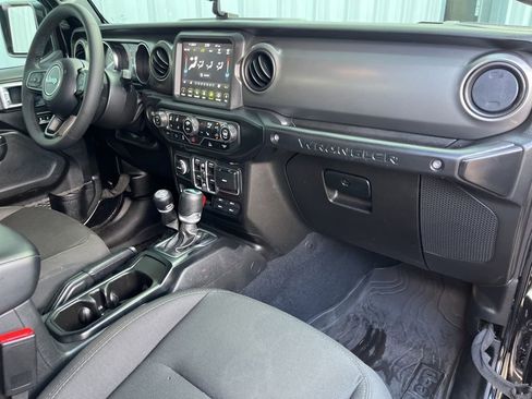 Used 2023 Jeep Wrangler Unlimited w/ Sun & Screen Package AWD/4WD image 49
