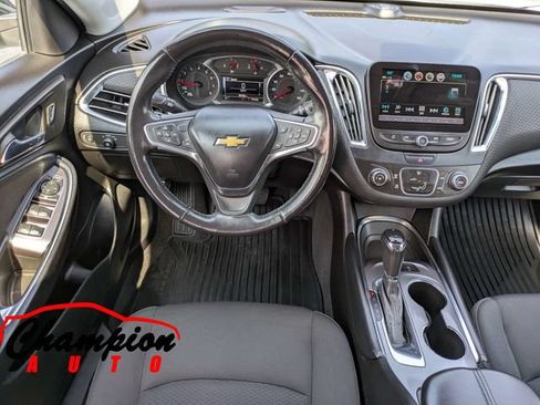 Used 2018 Chevrolet Malibu LT w/ Driver Confidence Package FWD image 18