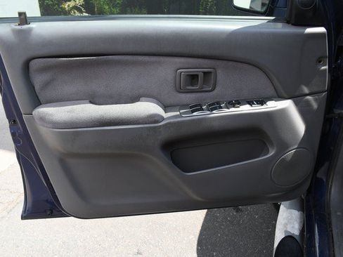 Used 2002 Toyota 4Runner SR5 AWD/4WD image 13