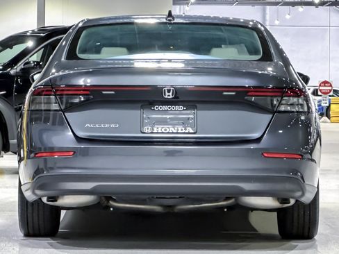 Used 2023 Honda Accord EX image 10