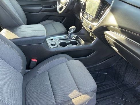 Used 2021 Chevrolet Traverse LT image 41