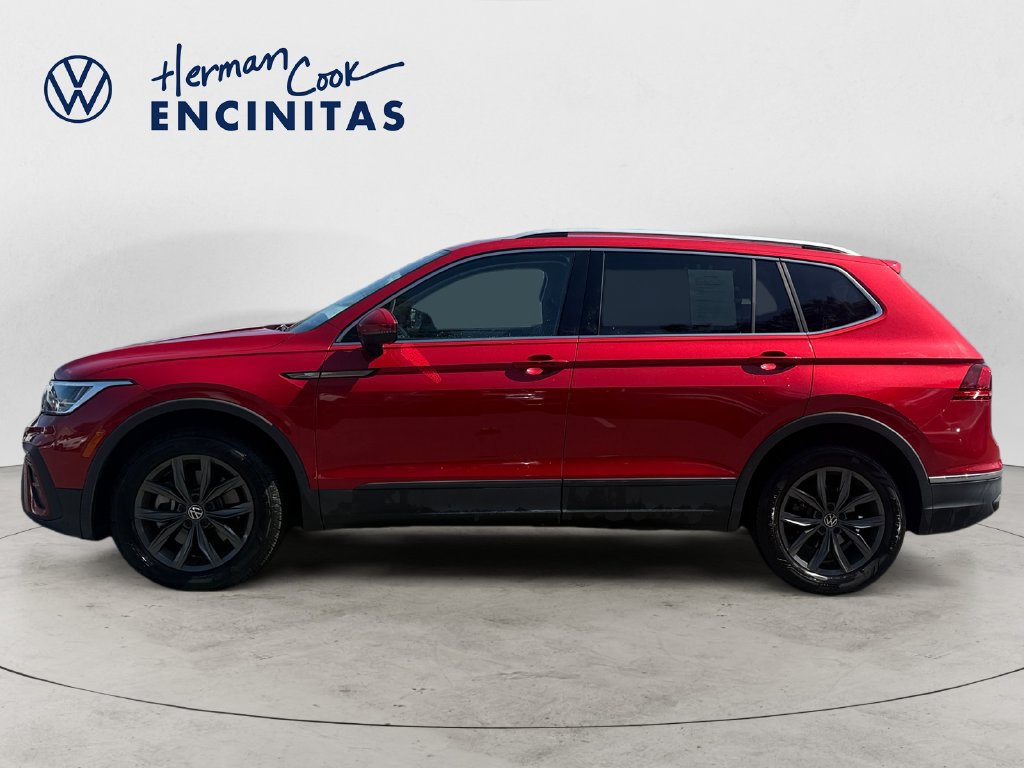 Certified 2022 Volkswagen Tiguan SE FWD image 2