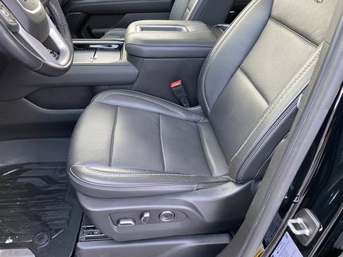 Used 2021 GMC Yukon Denali w/ Denali Premium Package image 18