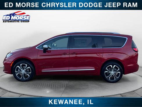 New 2026 Chrysler Pacifica Pinnacle image 2