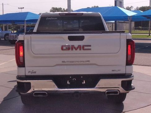 Used 2022 GMC Sierra 1500 SLT AWD/4WD image 18