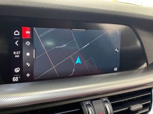 Used 2024 Alfa Romeo Stelvio Ti w/ Performance Driving Package image 11