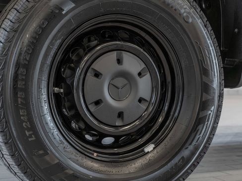 New 2025 Mercedes-Benz Sprinter 2500 image 32