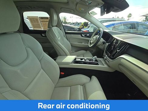 Used 2023 Volvo XC60 B5 Ultimate w/ Protection Package Premier FWD image 9