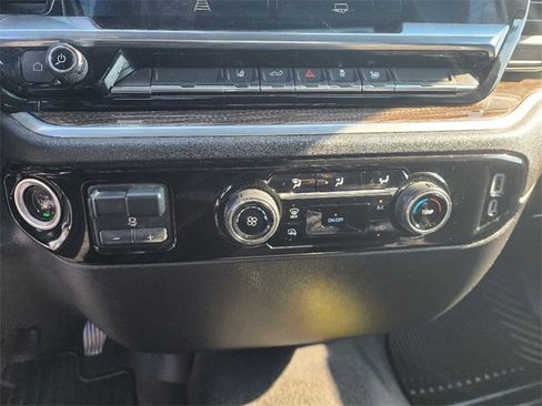 Used 2024 Chevrolet Silverado 2500 LT image 29