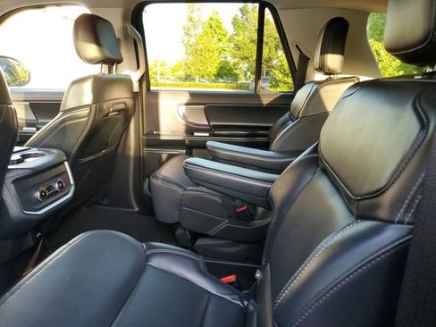 Used 2025 Ford Expedition Max Platinum AWD/4WD image 10