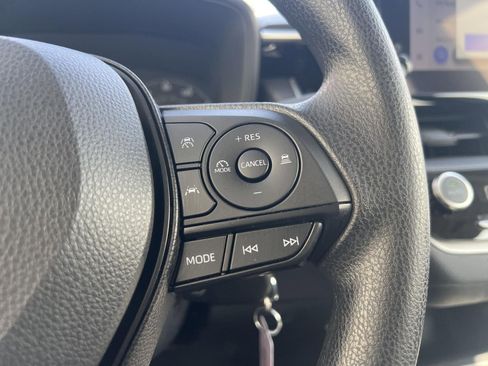 Used 2025 Toyota Corolla LE image 15