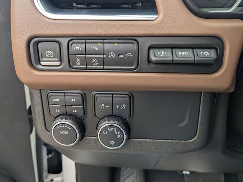 Used 2021 Chevrolet Tahoe High Country AWD/4WD image 14