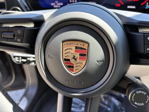 Certified 2025 Porsche Macan 4 Electric AWD/4WD image 29
