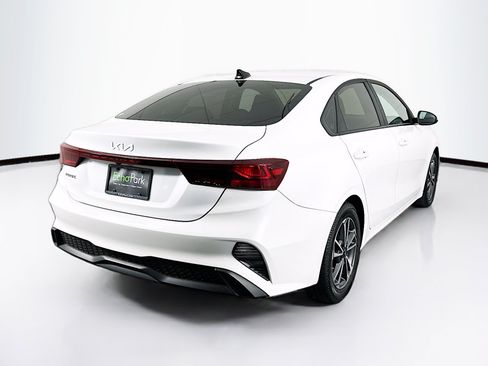 Used 2022 Kia Forte LXS FWD image 9