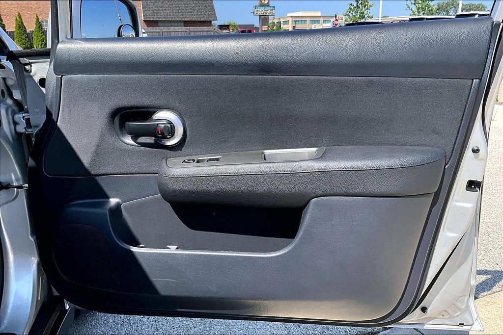 Used 2012 Nissan Versa 1.8 S w/ Plus Pkg FWD image 22