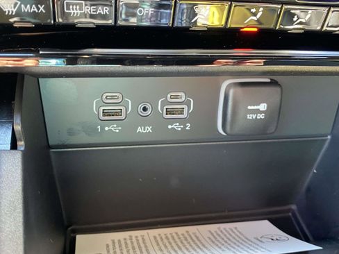 New 2025 Jeep Grand Cherokee L Laredo image 4